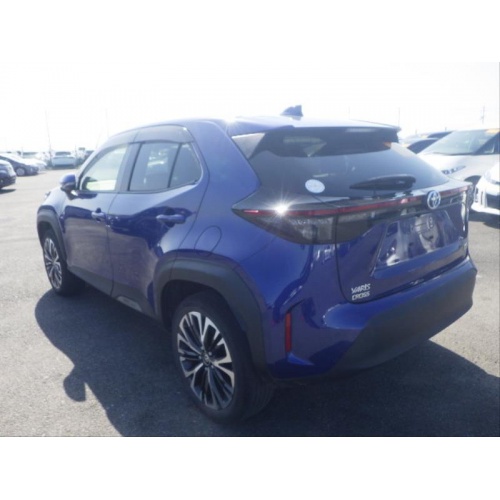 blue_yaris_cross_4