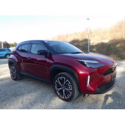 red_and_black_yaris_1