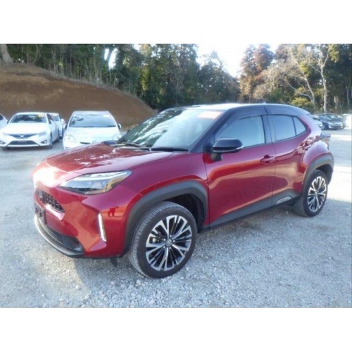 red_and_black_yaris_3