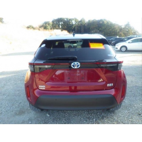 red_and_black_yaris_6