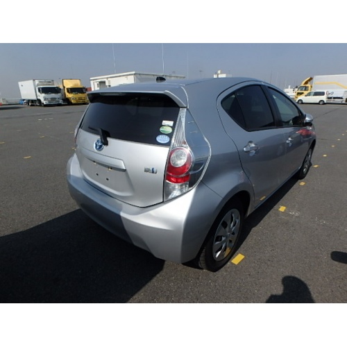 toyota_aqua_hybrid_7